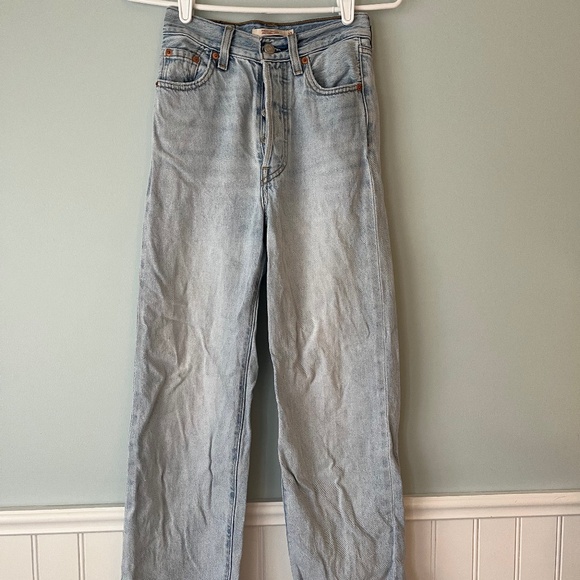 Levi's Ribcage Straight Ankle Jeans - Picture 1 of 4
